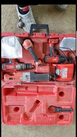 Milwaukee tools drills sets