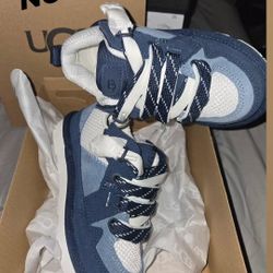 Brand New Ugg  SIZE 10c