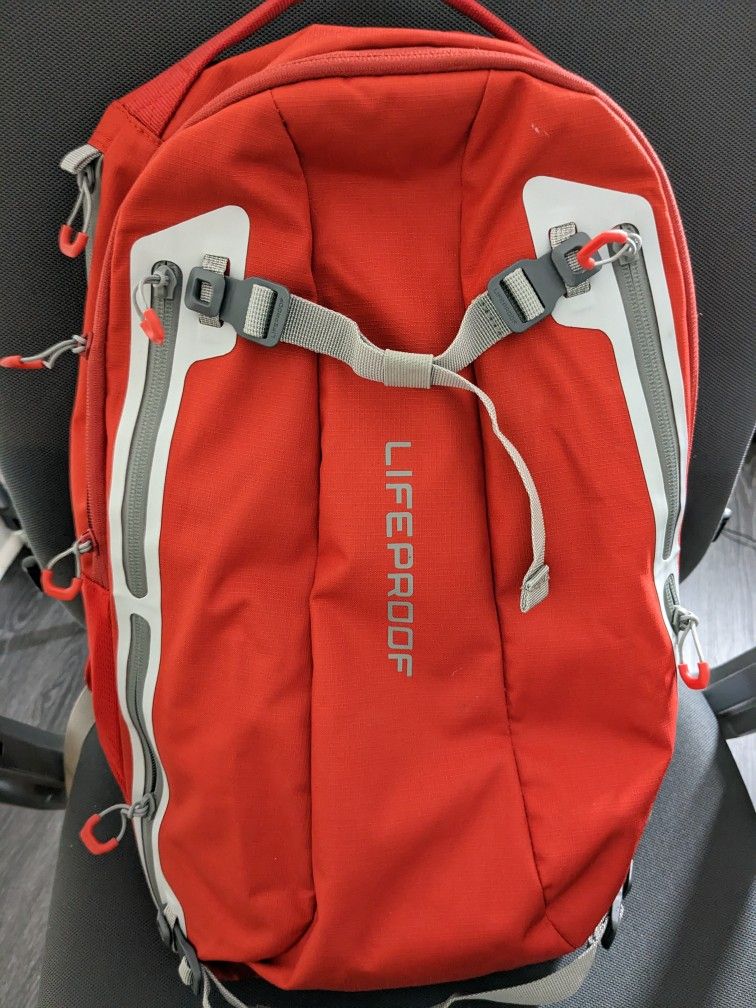 LifeProof Goa 20 Liter Outdoor Backpack
Rush Red