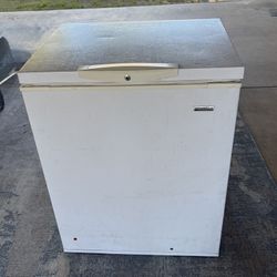 Kenmore Chest Deep Freezer Comes With A Key 