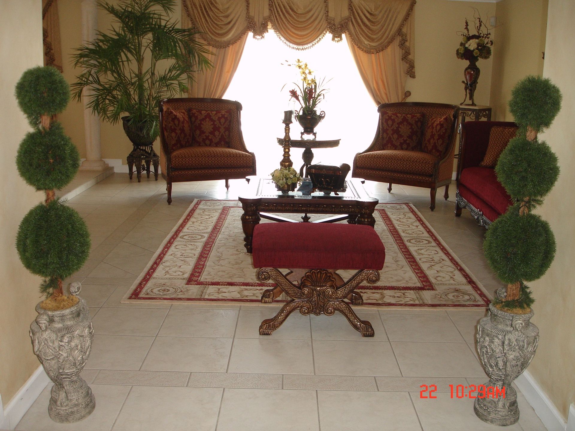 Tradicional Style Living Room Set