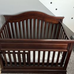 Baby Crib, dresser & dresser Changing table combo