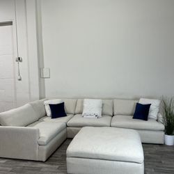 LIKE NEW! Cream Ashley’s Cloud Tanavi 5 Piece Sectional Couch (FREE DELIVERY 🚚)