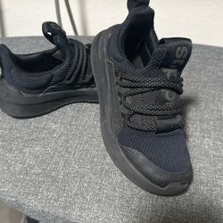 No lave Adidas US KID 10.5