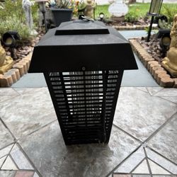 Outdoor Bug Zapper great condition works great $35. Dollars