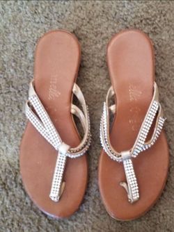 RHINESTONE SANDALS SIZE 6 1/2