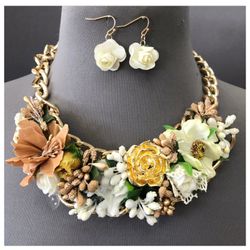 Floral chain necklace