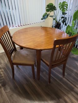 Table, 2 chairs