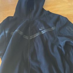nike tech XL