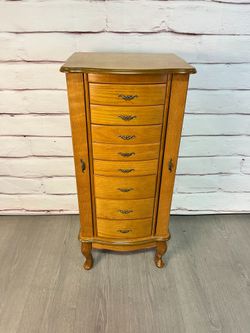 Standing Jewelry Box