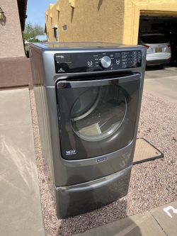 Maytag Maxima dryer with steam