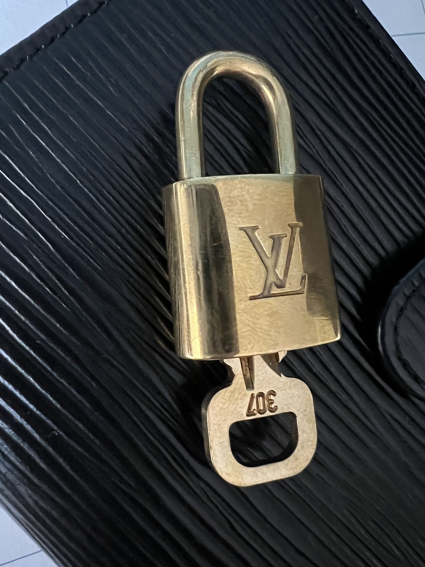 LV Lock & Key # 307
