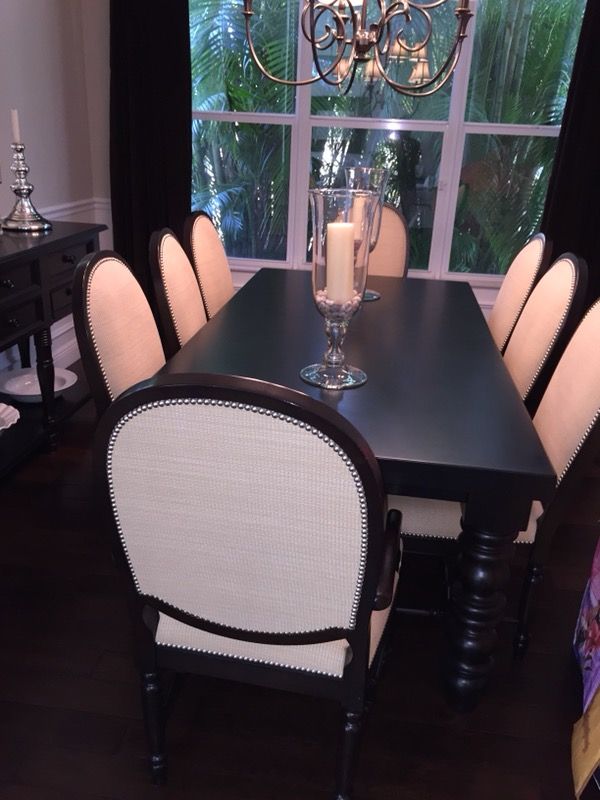 Drexel Heritage Postobello Collection 7 ft dining table with extension and 8 chairs with grass cloth seats.