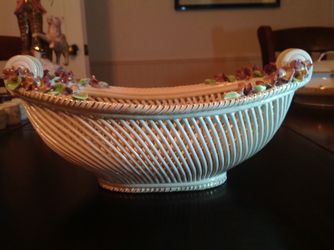 ITALIAN CERAMIC CAPODIMONTE BASKET WITH ROSES - PERFECT!