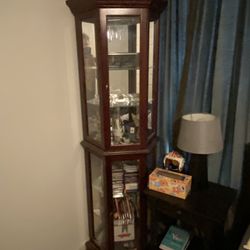 Vintage Pulaski Curio Cabinet 