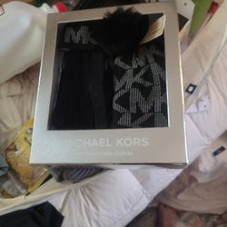 Michael Kors Winter Set