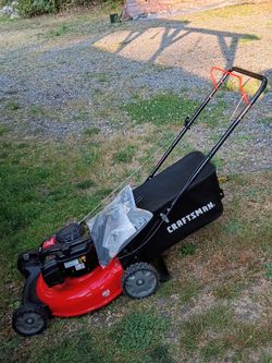 NEWER CRAFTSMAN LAWN MOWER 200$