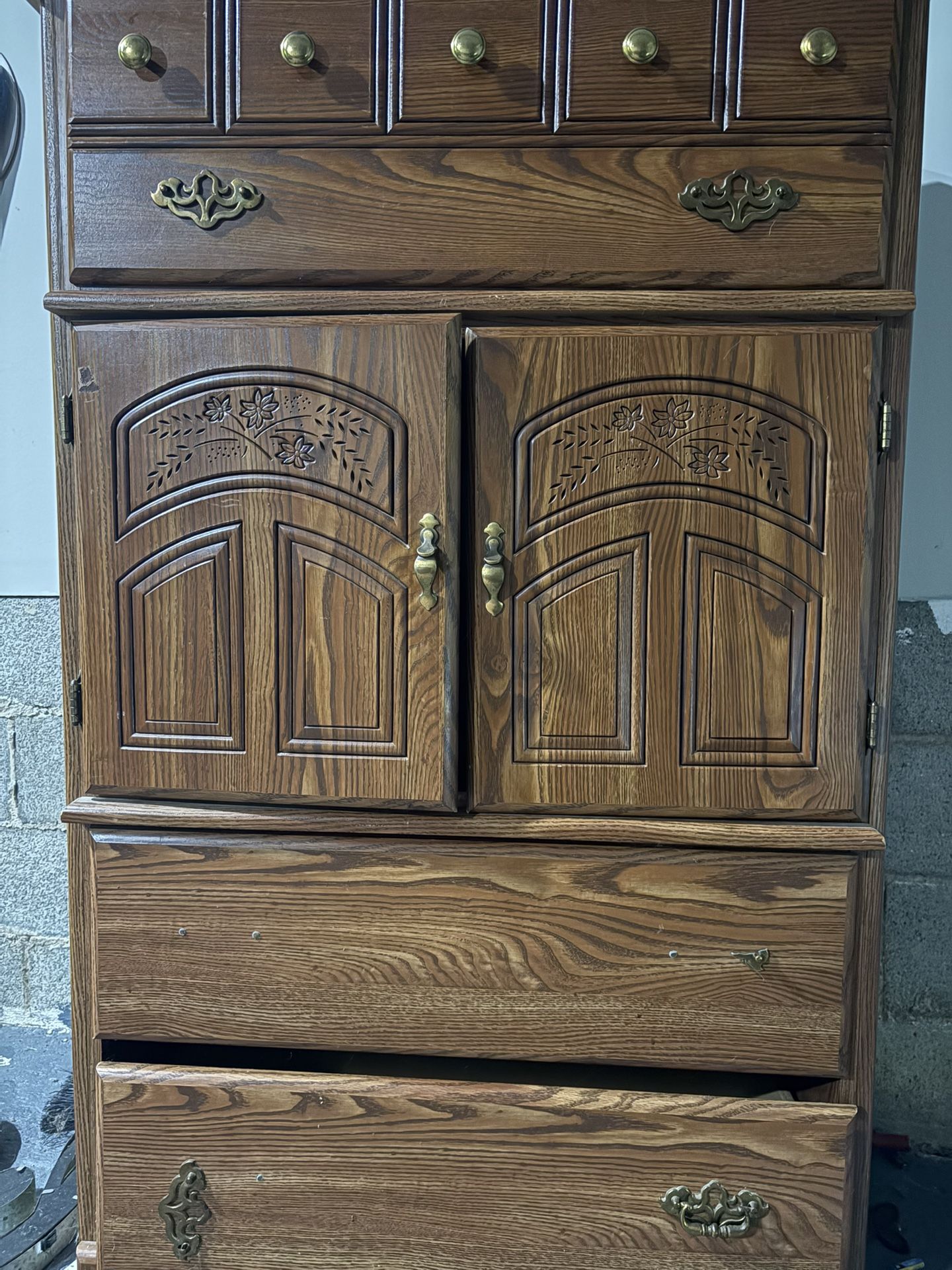 3 Drawer Dresser With Cabinet