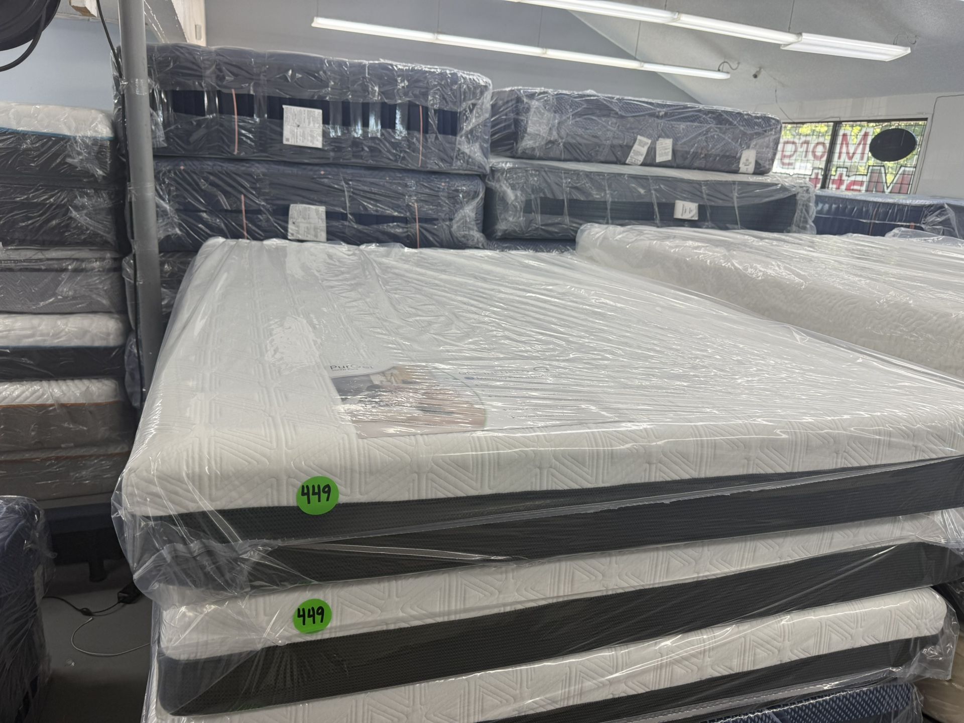 QUEEN SIZE MEMORY FOAM MATTRESS & BOX SPRING BED SET