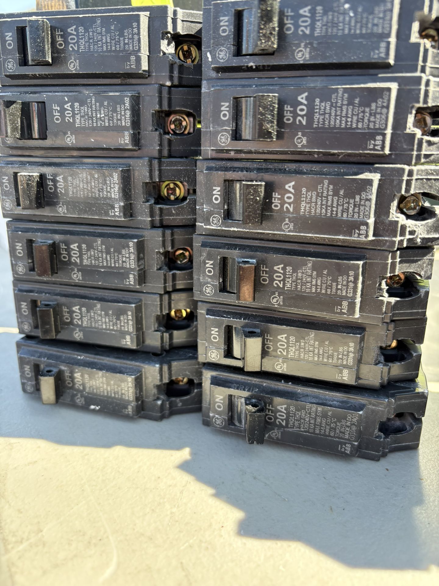 20 Amp Breaker Lot Of 12 Thql1120