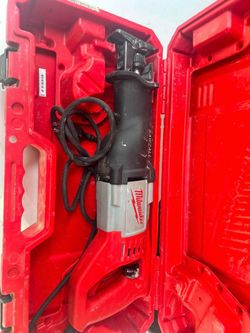 Milwaukee 12 Amp SAWZALL Reciprocating Saw with Case