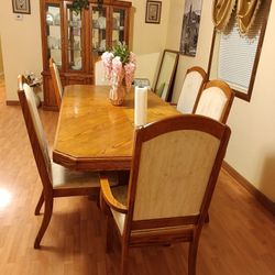 Dining Room Table 