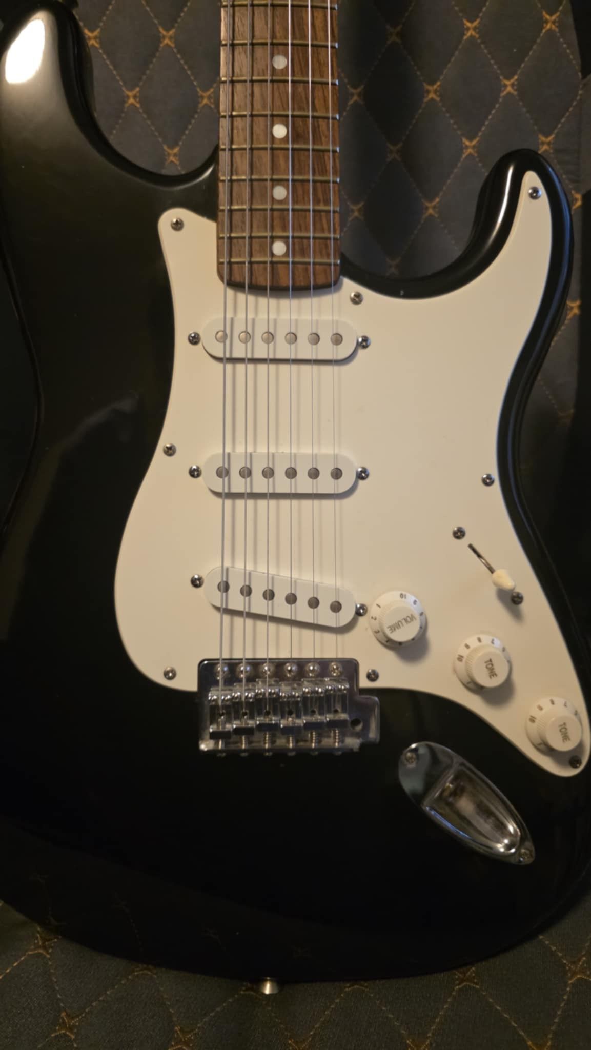 FENDER SQUIER STRAT