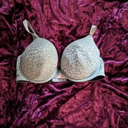 Love Pink Bra Size 34 DD for Sale in Parma, OH - OfferUp