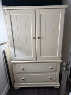 Free Dresser Pick Up Only