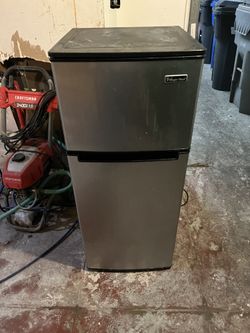 Magic Chef Refrigerator And Freezer