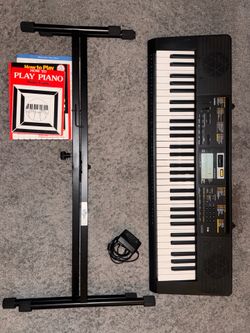 Casio keyboard w/ stand