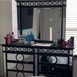 Furniture Dressers / Side Table / Lamp