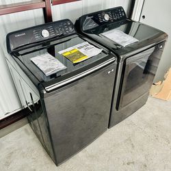 Brand New Samsung Smart Washer / Washing Machine and Gas Dryer Set.