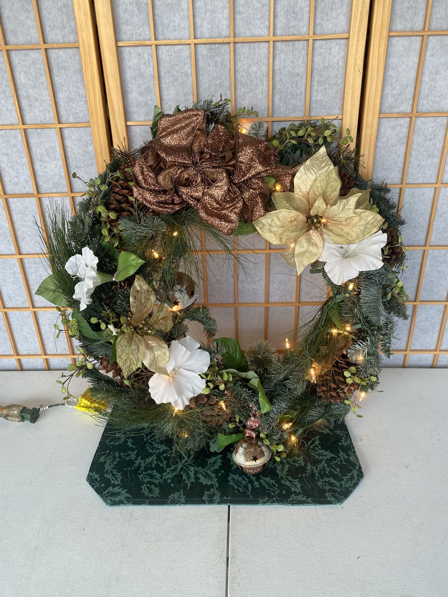Beautiful 24” Lighted Christmas Wreath