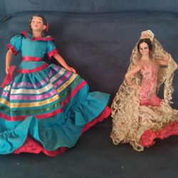 2 Spanish dancing Girl dolls, both in excellent condition