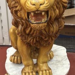 Lion Statue 