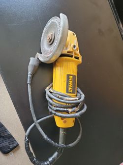 DEWALT  4-1/2” ANGLE GRINDER