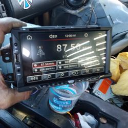 Touch Screen Audio Receiver Lots Of Features Clean Like New No Scratches