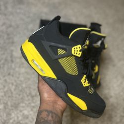 Air Jordan 4 Retro Thunder 2012 CLEAN!!!