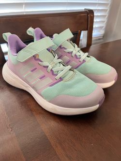 Girl shoes