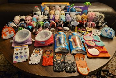Lot of 23 Zhu Zhu Pets & Accesories - READ DESCRIPTION