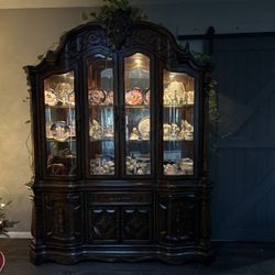 Beautiful China Hutch 