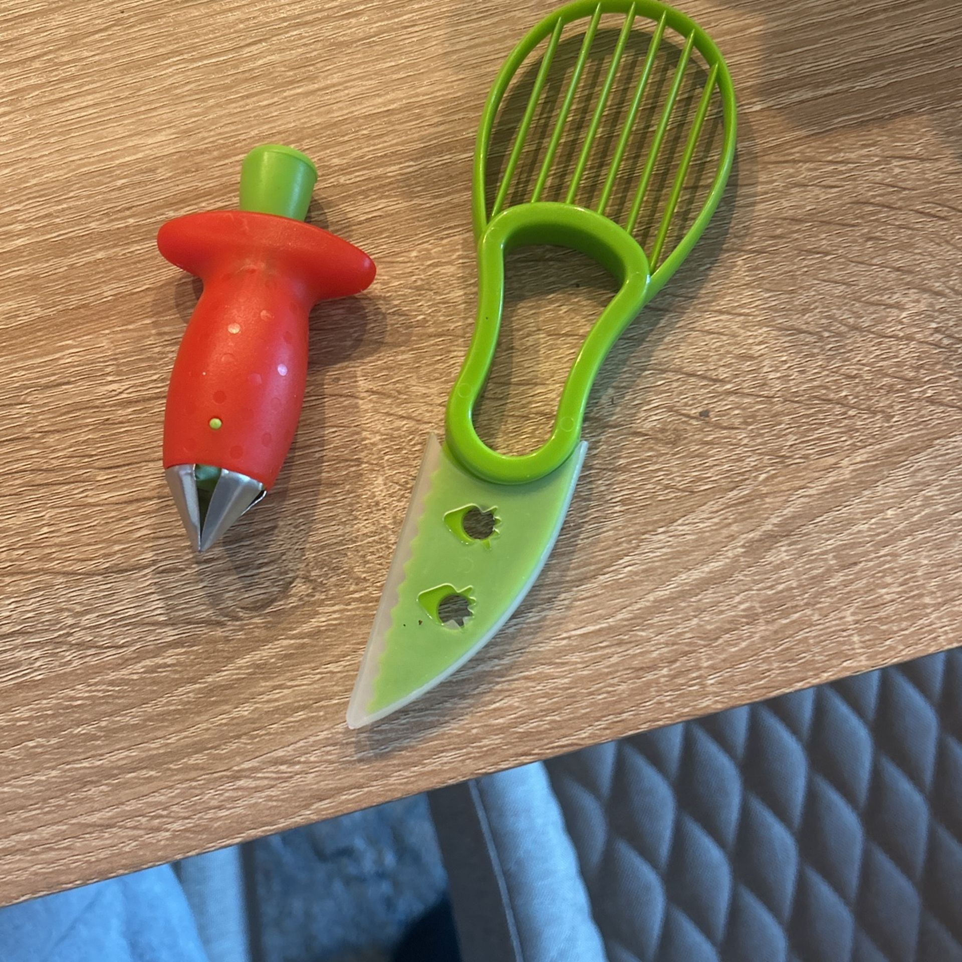 Strawberry/avocado Peelers