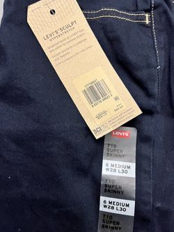 Levi’s 710 Woman 6
