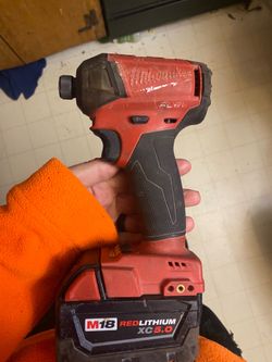Milwaukee 1/4” Impact Screw Gun