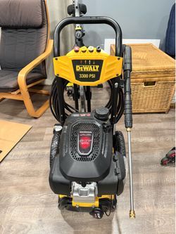 Dewalt 3300 PSI GASS POWER PRESSURE WASHER with Honda engine