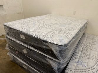 Full Royal Supreme Mattress and Boxspring!