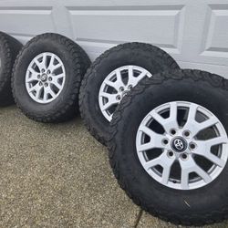 4 Toyota OEM LT285/75R17 Wheels and Tire & Rim for Tacoma, 4Runner, FJ Cruiser, Tundra, Sequoia, and Land Cruiser