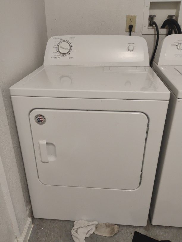 White Washer And Dryer