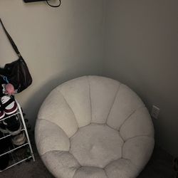 White Lounge Chair 